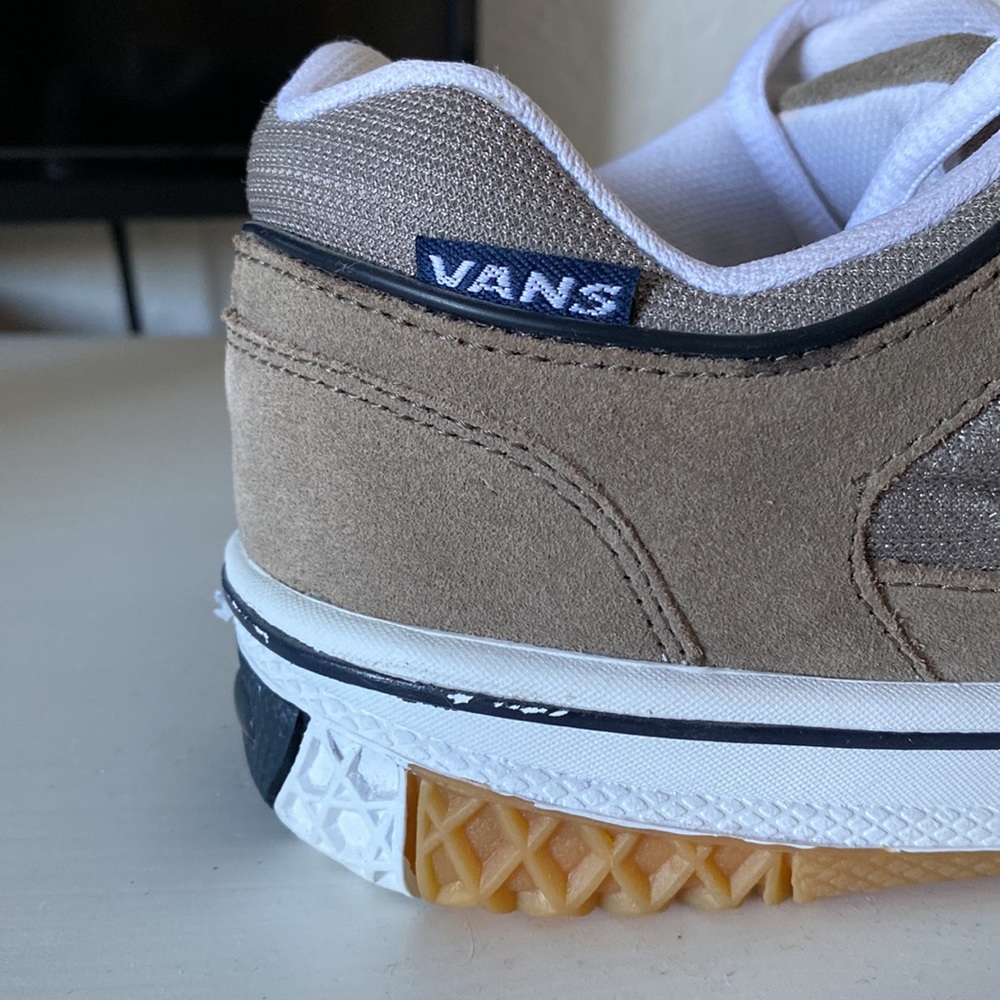 Vans - Men’s or Women’s RARE Vintage Sneakers (circa 2000s) BRAND NEW - Picture 7 of 8